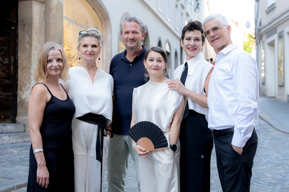 Sommerfest 2026 | „Wein, Vibes & Gesang“ im historischen Innenhof der Grazer Sporgasse 22
